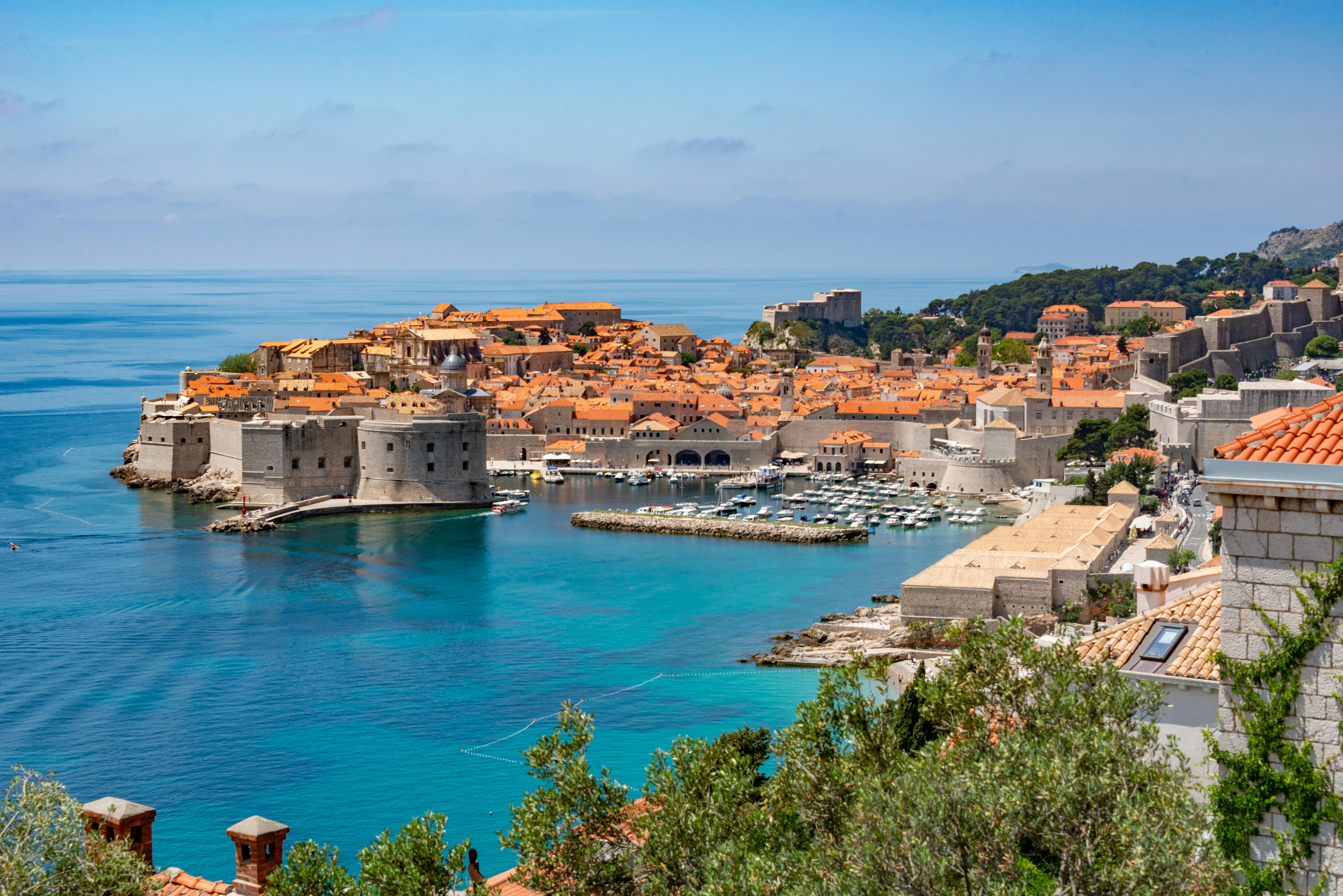 DUBROVNIK (CROATIA) (1 hour driving time)