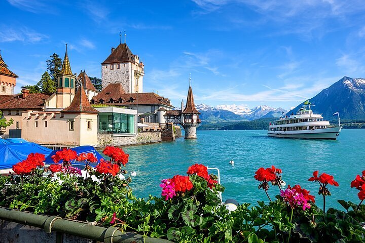 TASCH – LAKE THUN (120 KM : 2 H 30 MIN) – ISELTWALD & LAKE BRIENZE – INTERLAKEN